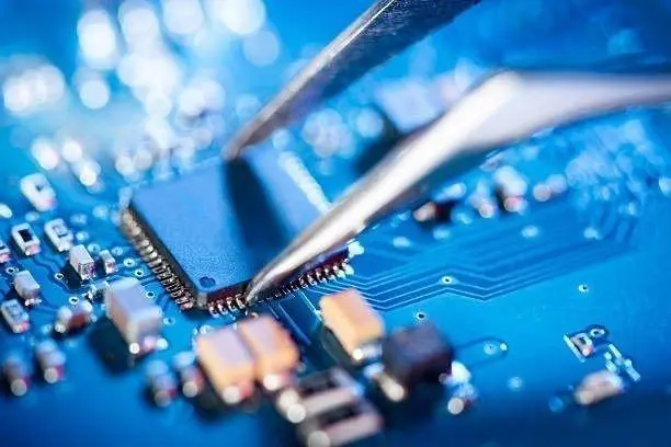 市場(chǎng)預(yù)估Q4內(nèi)存DRAM降價(jià)15％左右，DDR5價(jià)格更接近DDR4