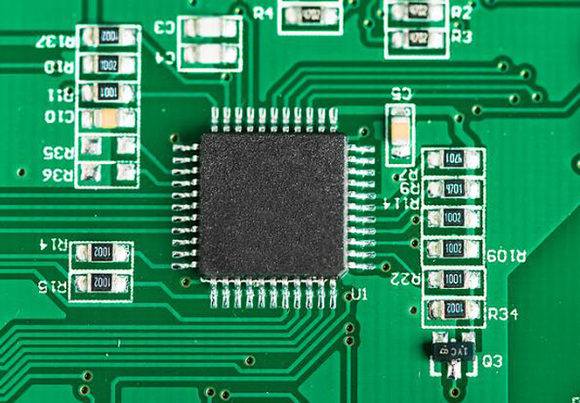 長期收購 [ST] 汽車器件：汽車 MCU、汽車?yán)走_(dá)收發(fā)器、汽車功率分立器件