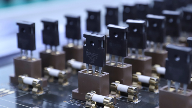 供應(yīng)SiC（碳化硅）功率器件：SiC 肖特基二極管、SiC MOSFET、SiC 功率模塊