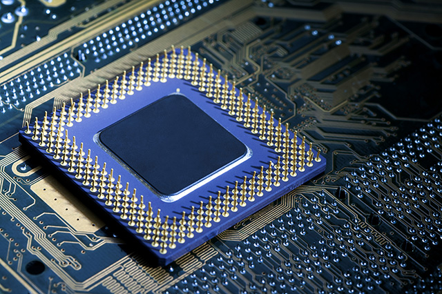 供應(yīng) Renesas 時鐘和定時：晶體振蕩器、抖動衰減器、VersaClock 可編程時鐘